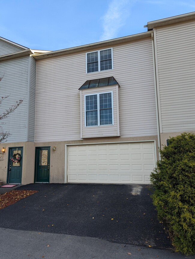 Building Photo - 53 Clear Spring Dr