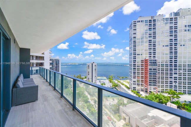 Building Photo - 1451 Brickell Ave