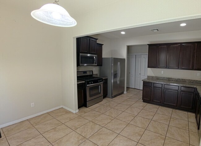 Building Photo - 1651 Domino Dr SE