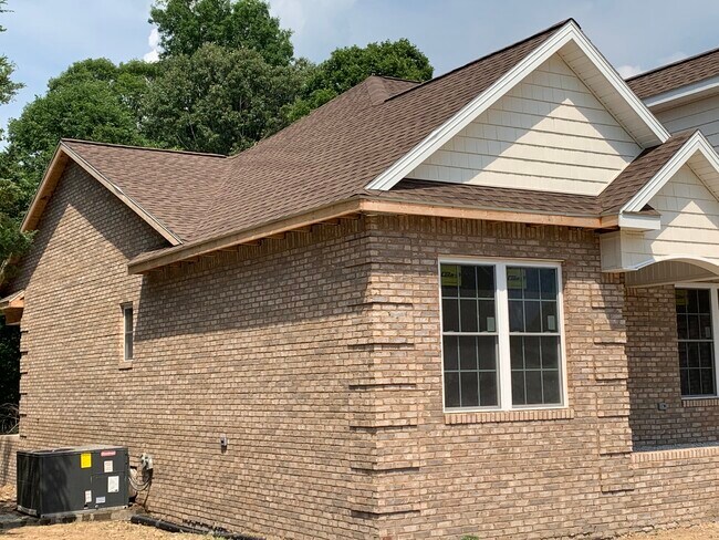 Building Photo - 846 Otter Lake Loop