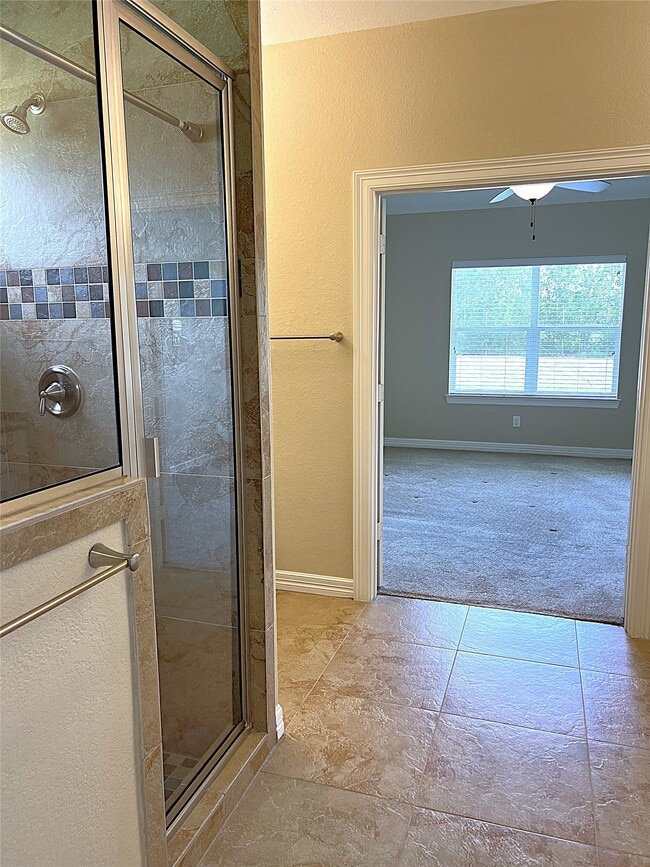 Building Photo - 9723 Highland Pointe Dr