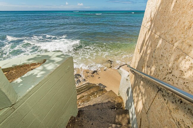 Building Photo - Tropic Seas #708- Elegant Gold Coast livin...