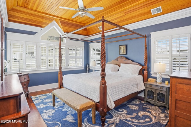 Building Photo - 565 Trout Ave