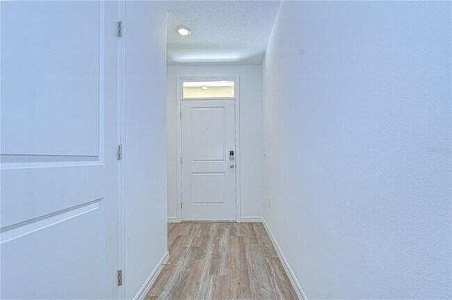 Building Photo - 32463 Weathered Oak Dr