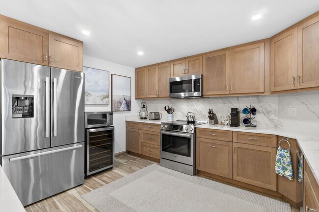 Building Photo - 4020 Galt Ocean Dr