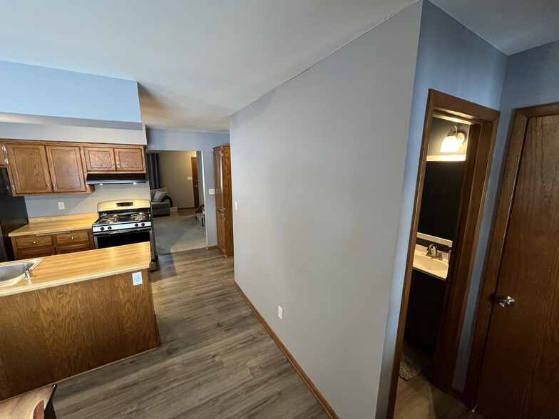 Kitchen/Dining - W245N6688 Bowling Green Ct