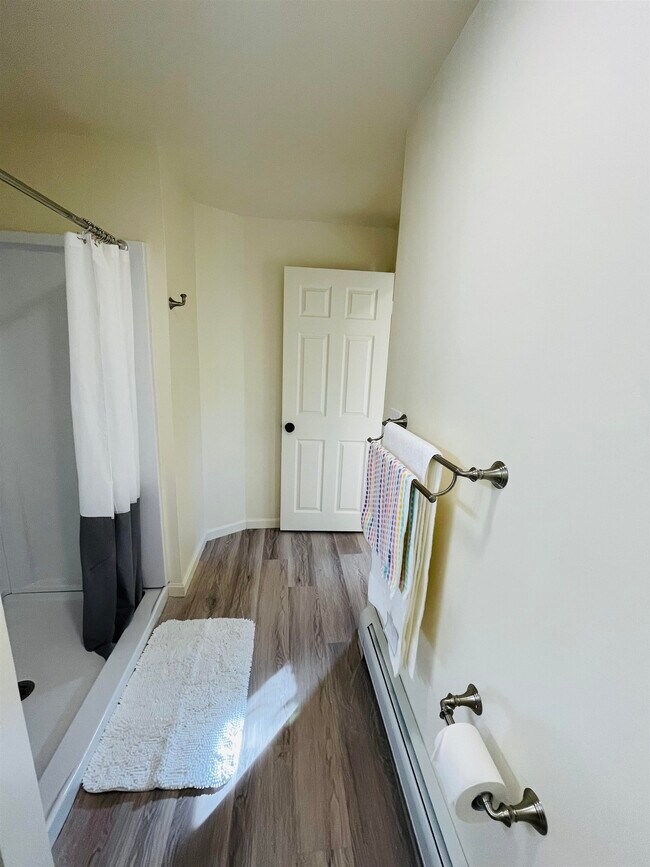 Building Photo - 17 Arch St