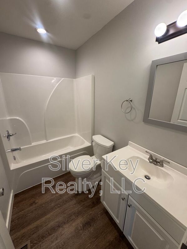 Building Photo - 1603 Hutsell Dr