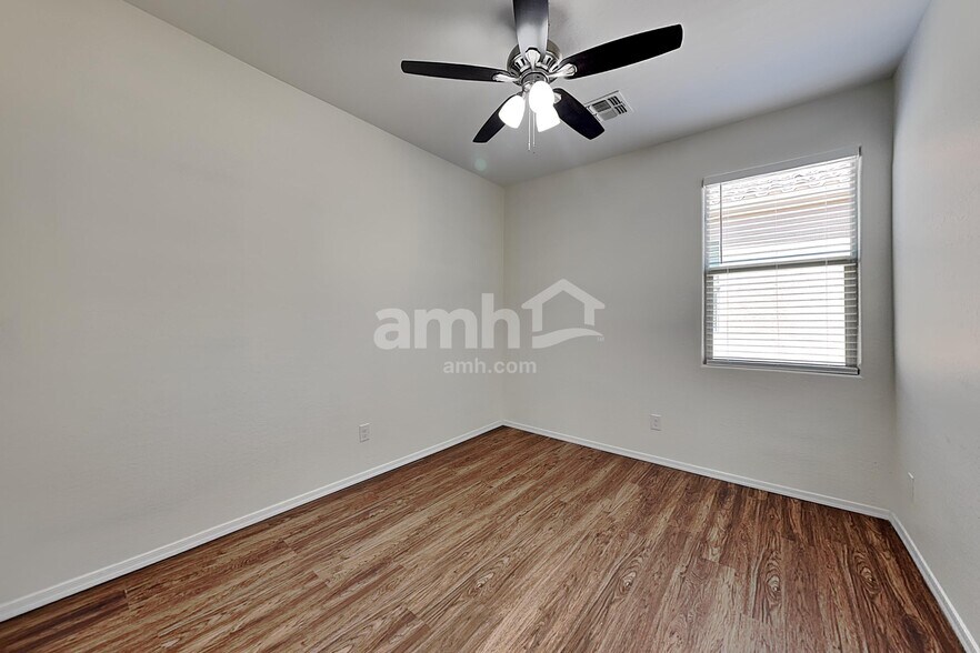 Building Photo - 4610 E Fire Opal Ln