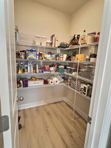 Building Photo - 353 Cattle Dr Cir