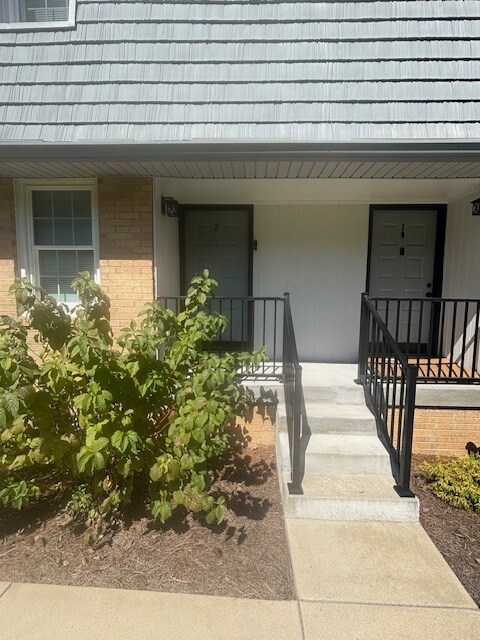 Building Photo - 510 Basswood Ave