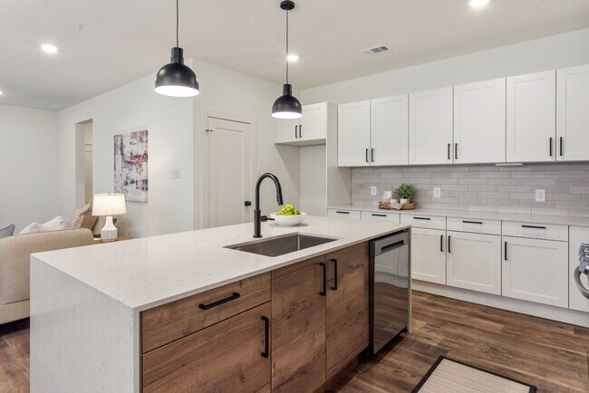 Building Photo - Elevated Living in Sundera at River Ranch | 4 Weeks Free