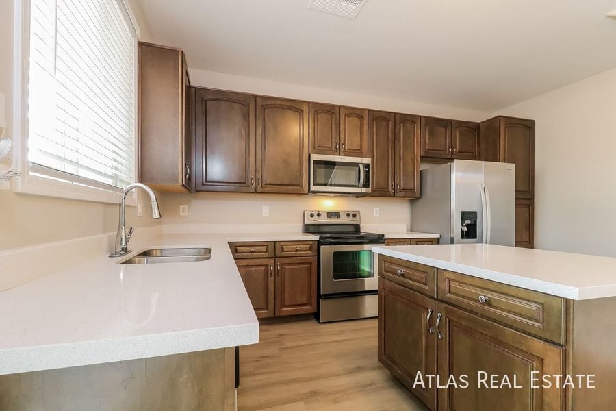 Building Photo - 18124 W Lundberg St