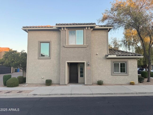 Primary Photo - 3670 E Zachary Dr