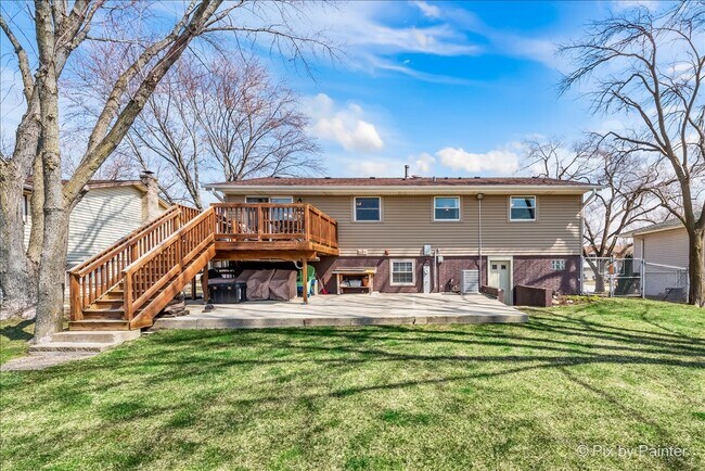 Building Photo - 930 Cornell Ln