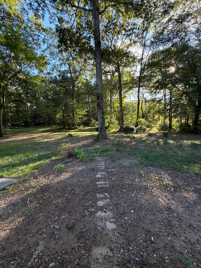 Building Photo - 222 Merion Rd