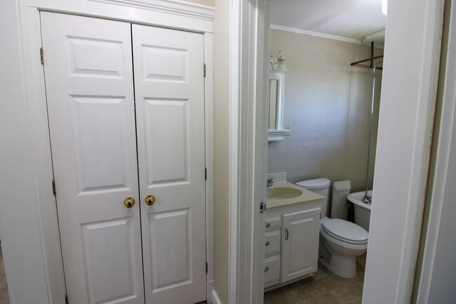 Building Photo - 2161 Winter St SE