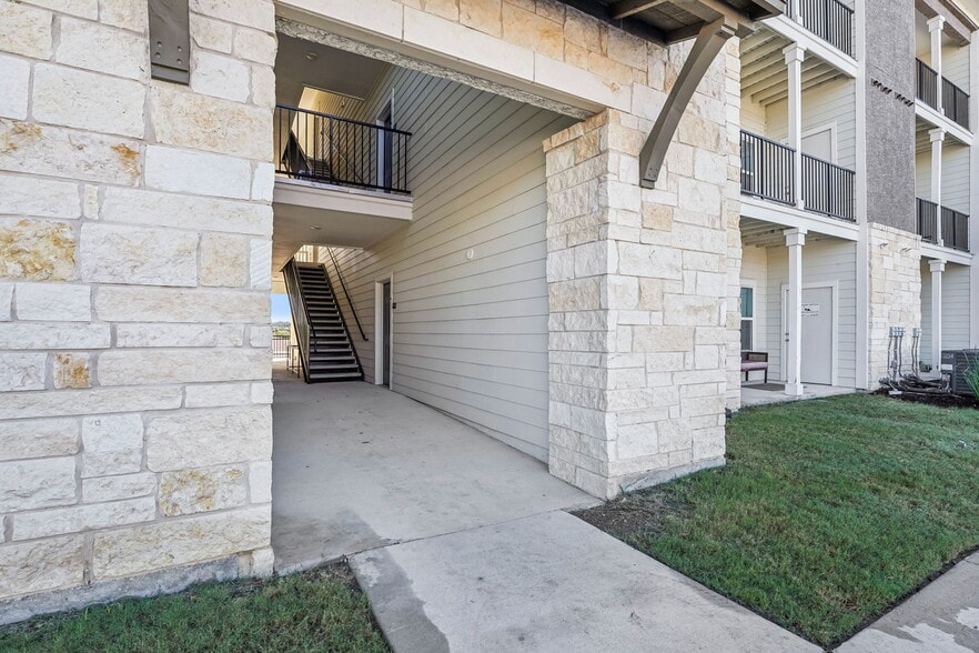 Building Photo - Residences of Stillwater