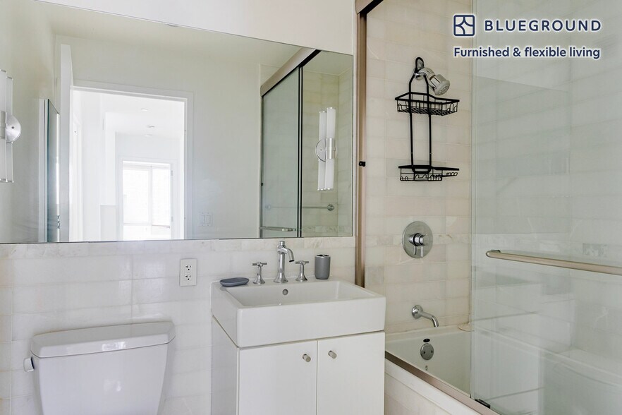 Building Photo - 635 W 42nd St