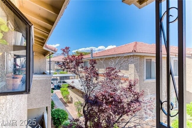 Building Photo - 7200 W Pirates Cove Rd