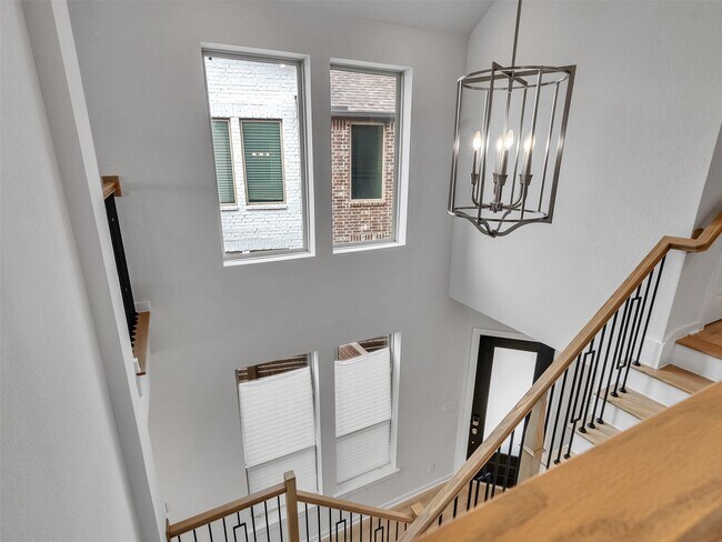 Building Photo - 19707 Curved Steel Dr