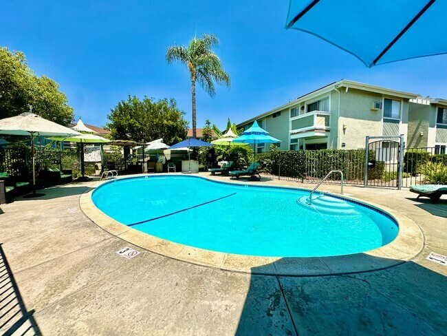 Building Photo - FOR RENT - Mira Mesa San Diego 2Br/1Ba 698...
