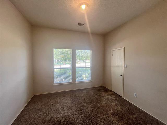 Building Photo - 1616 Logan Dr