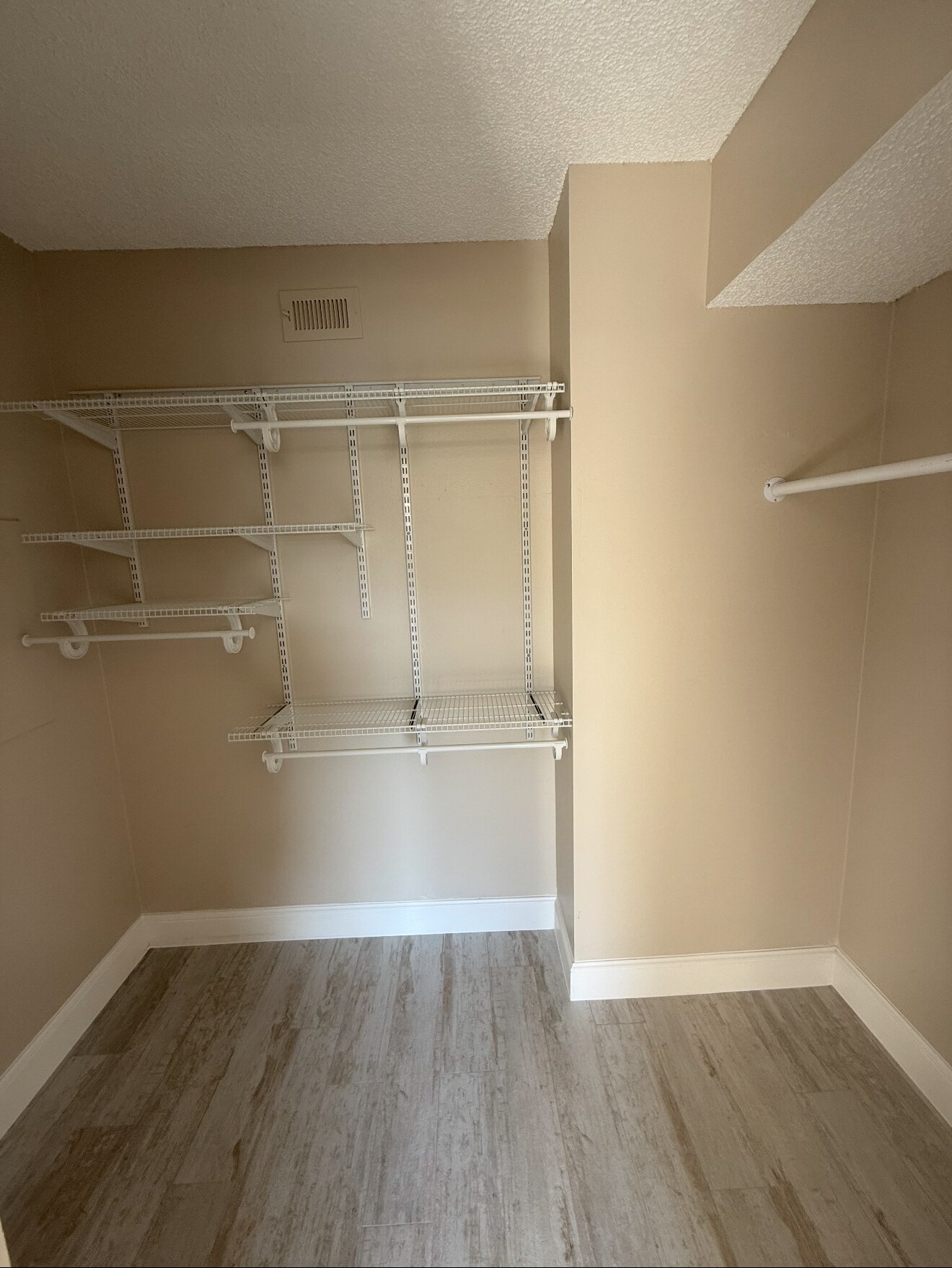 Building Photo - 13621 Eagle Ridge Dr