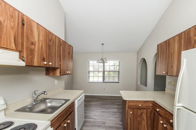 Building Photo - 409 Santa Martia St SW