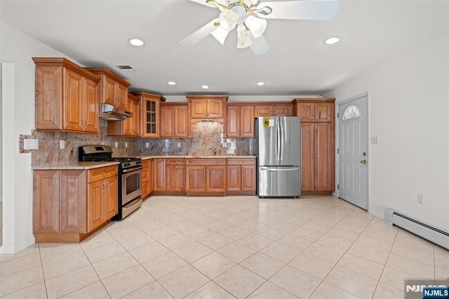 Building Photo - 499 Morse Ave