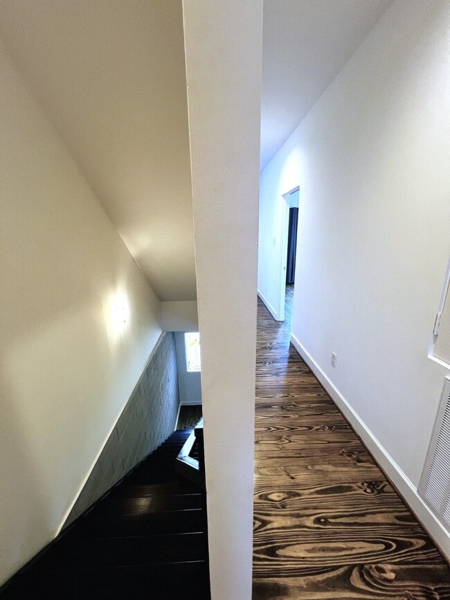 Building Photo - 1524 Blodgett St