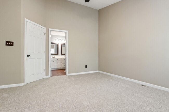 Building Photo - 5451 Crabtree Park Ct