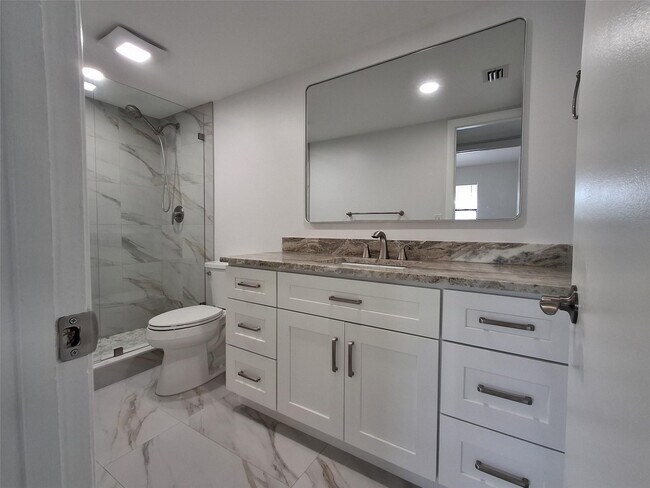 Building Photo - 8763 Shadow Wood Blvd