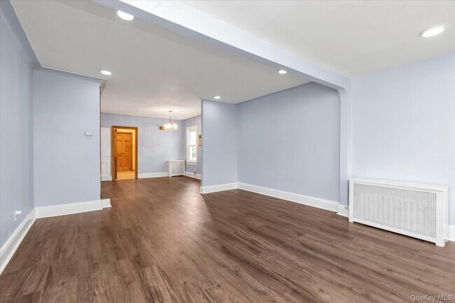 Building Photo - 71-39 Nansen St