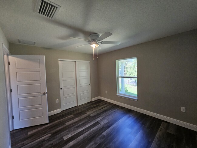 Building Photo - 26 Spruce Terrace