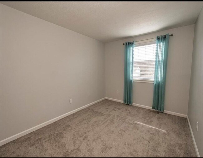 Building Photo - 265 Constellation Dr