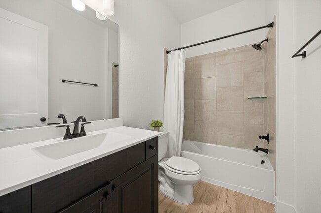 Building Photo - 3225 Isabella Fls Dr