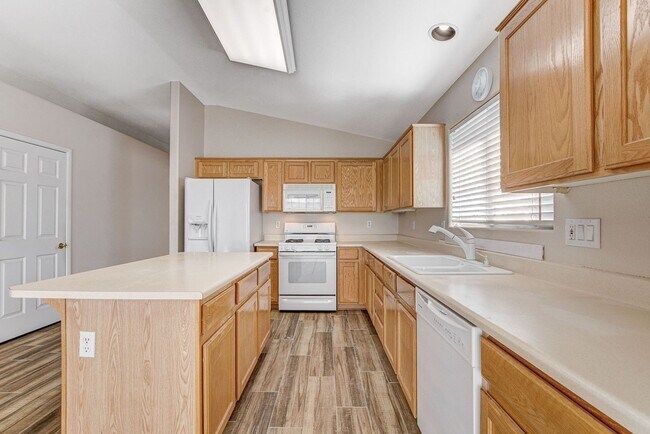 Building Photo - 5053 Cedar Lawn Way