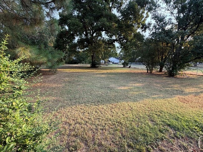 Building Photo - 504 W South