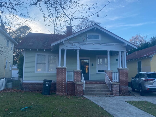 Building Photo - 925 Holden St