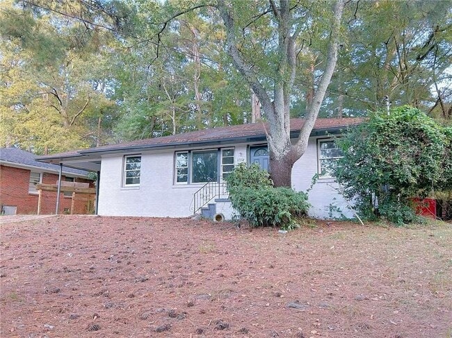 Building Photo - 2744 Fairlane Dr SE