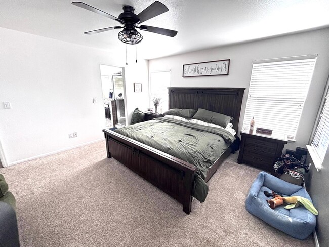 Building Photo - Spacious 3 Bed / 3 Bath Home Near Peterson Space Force Base
