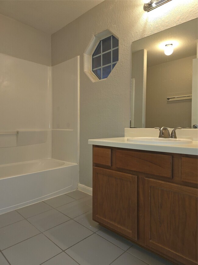 Building Photo - 11114 Opatrny Meadows Ln