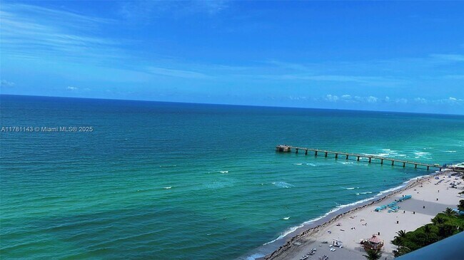 Building Photo - 17001 Collins Ave