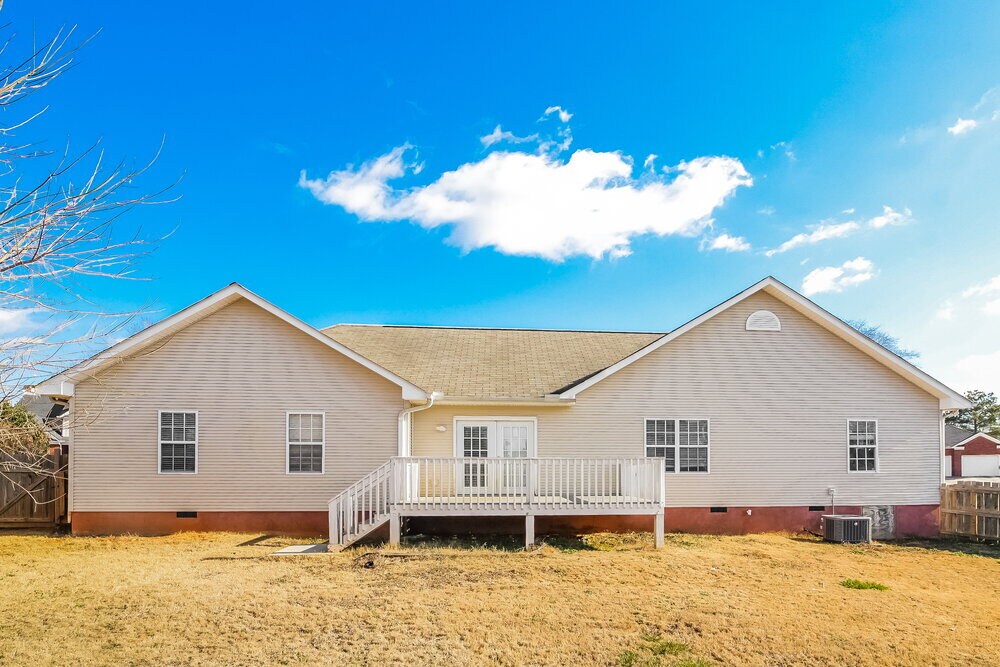 Building Photo - 1027 E Bay Springs Dr