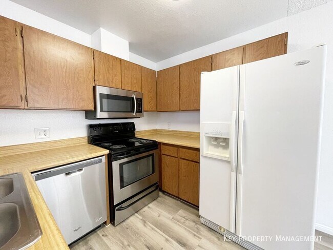 Building Photo - 2705 Jennydiane Dr