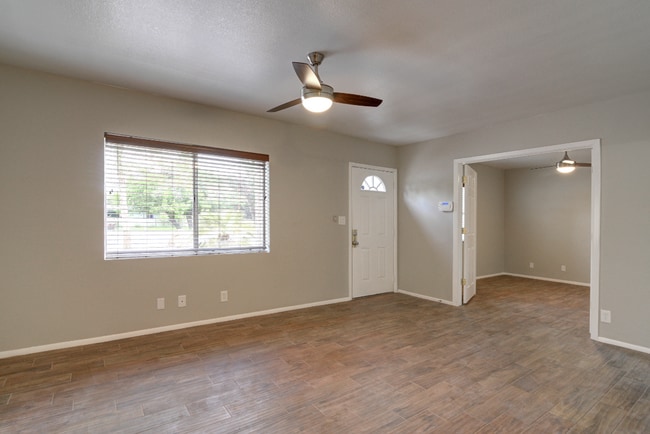 Building Photo - 6 bed 5 bath home near ASU