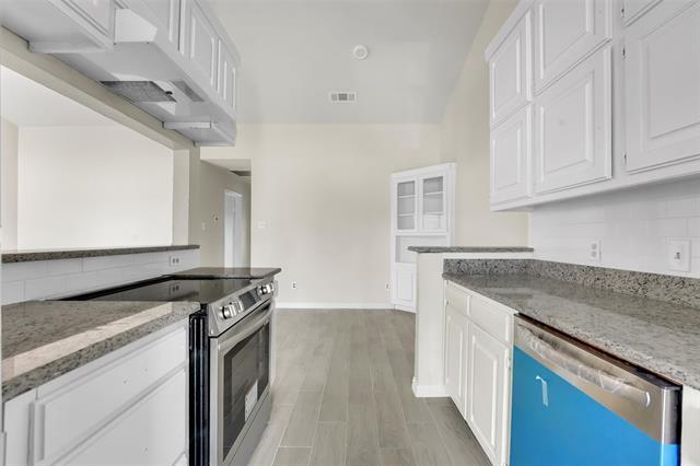 Building Photo - 405 S Las Vegas Trail