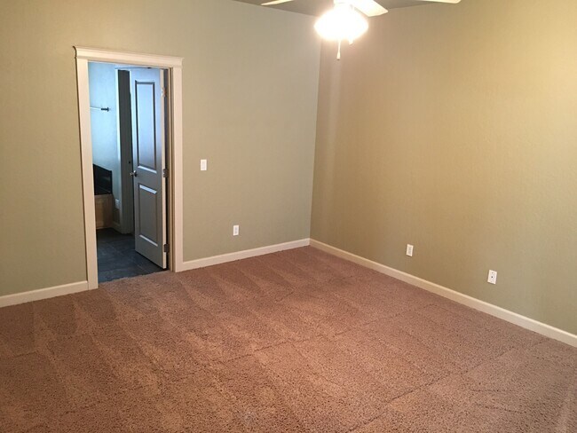 Building Photo - MILL RIVER CONDO (APP#3)