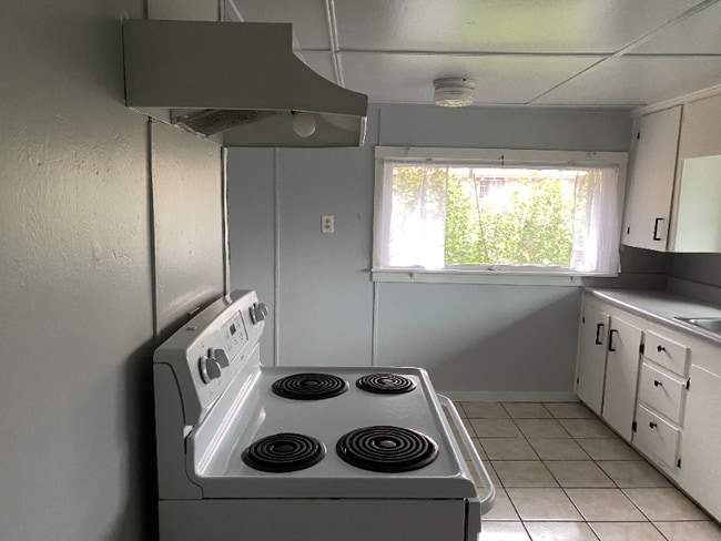 Building Photo - 1129 Magnolia Ave